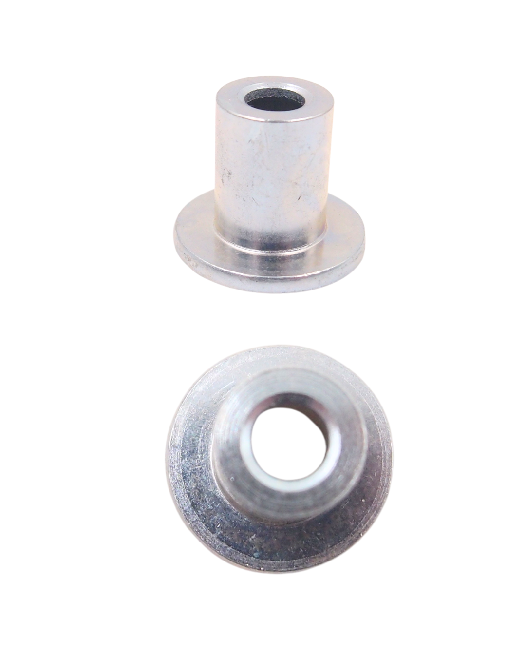 Tulejka pokrętła regulacji wysokośći rękojeści do kosiarki GT 150NKS, GT 153NBKS, GT 153NEKS, HKS 753NB, HKS 753NBE, HKS 253NE, GT 153NKS, HKS 650N1.jpg